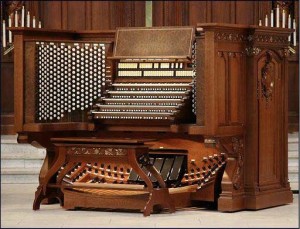 Organ Console a pipe organ console